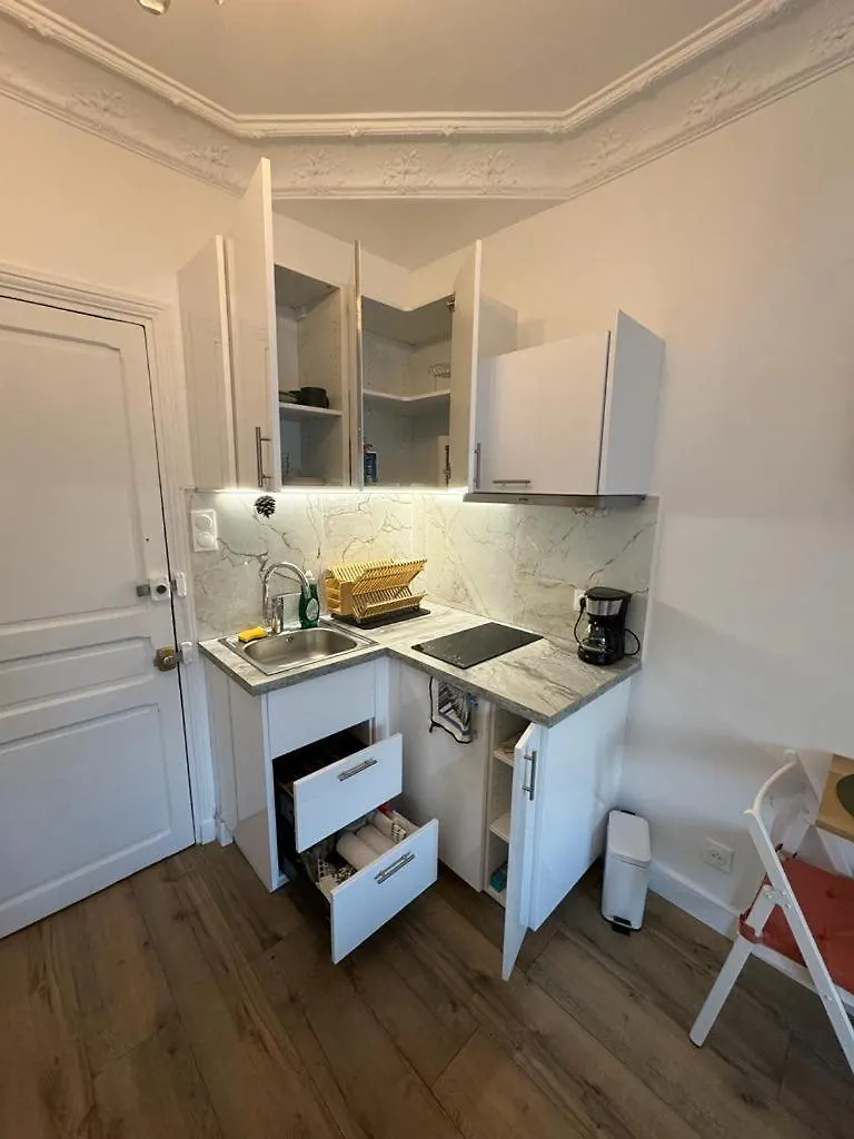 Apartment Acogedor Estudio En El Centro De Paris